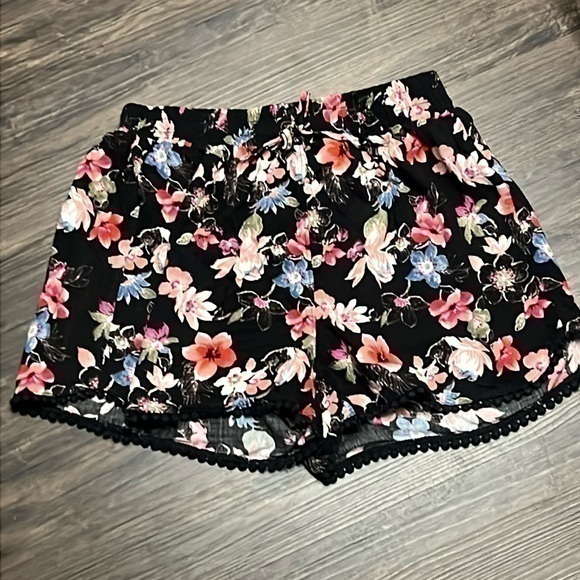 Hollister Floral shorts size XS-#255 - Picture 1 of 9